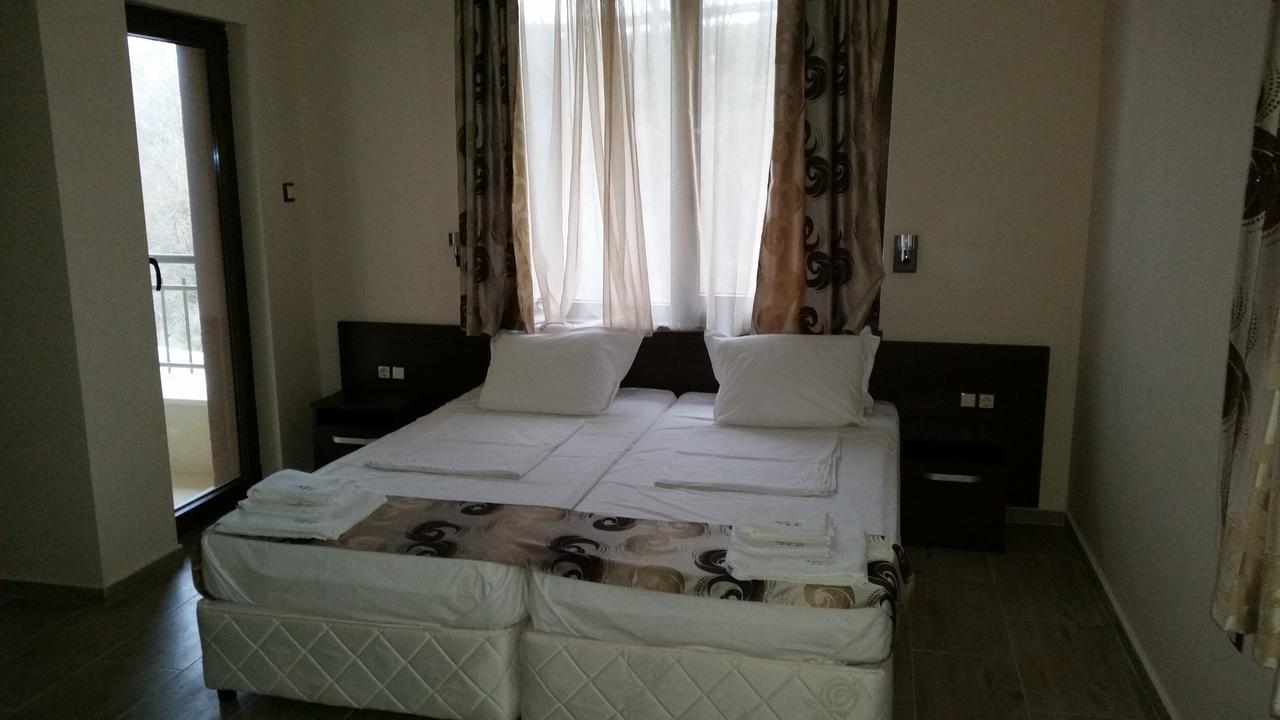 Taai Hotel Sosopol Exterior foto
